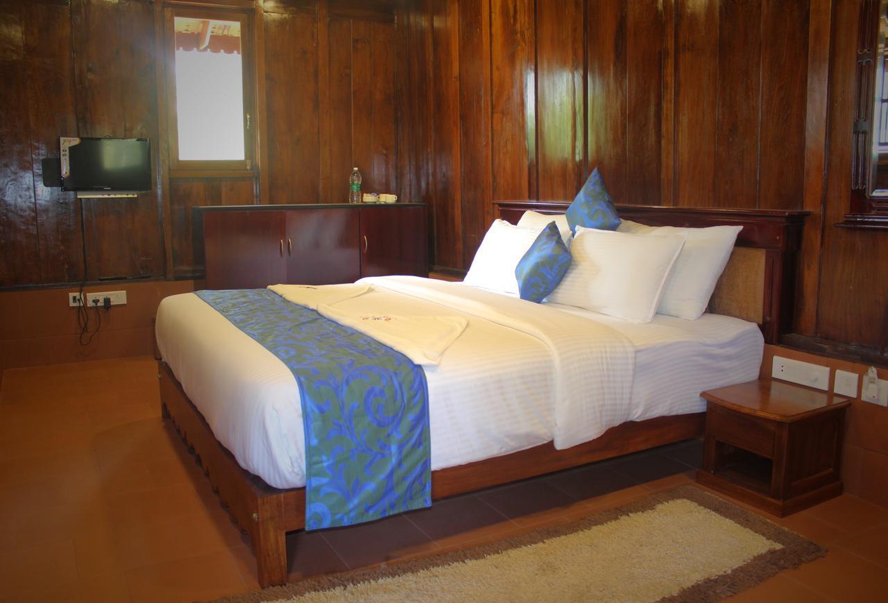 Kalppavanam Heritage Resort Thekkady Exterior foto